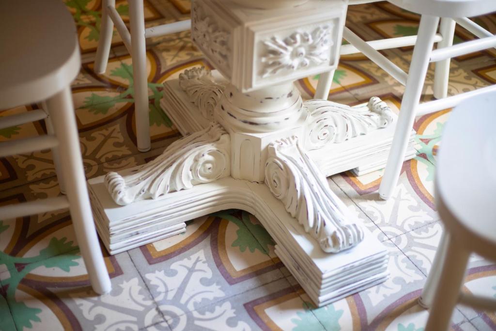 Cementine originali a terra — dettaglio autentico Casetta Via Roma Monopoli